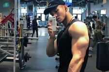 汕尾肌肉男模(肌肉男模拟器)