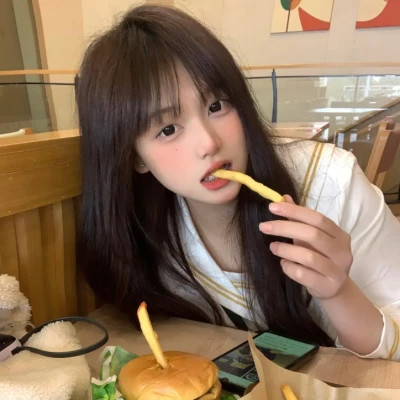 汕尾伴游女生李欣怡的资料