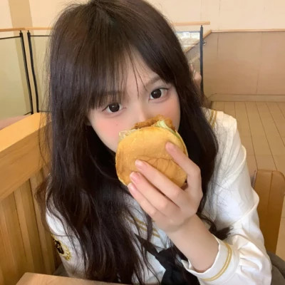 汕尾伴游女生李心怡的资料