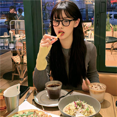 汕尾伴游女生娄婷的资料
