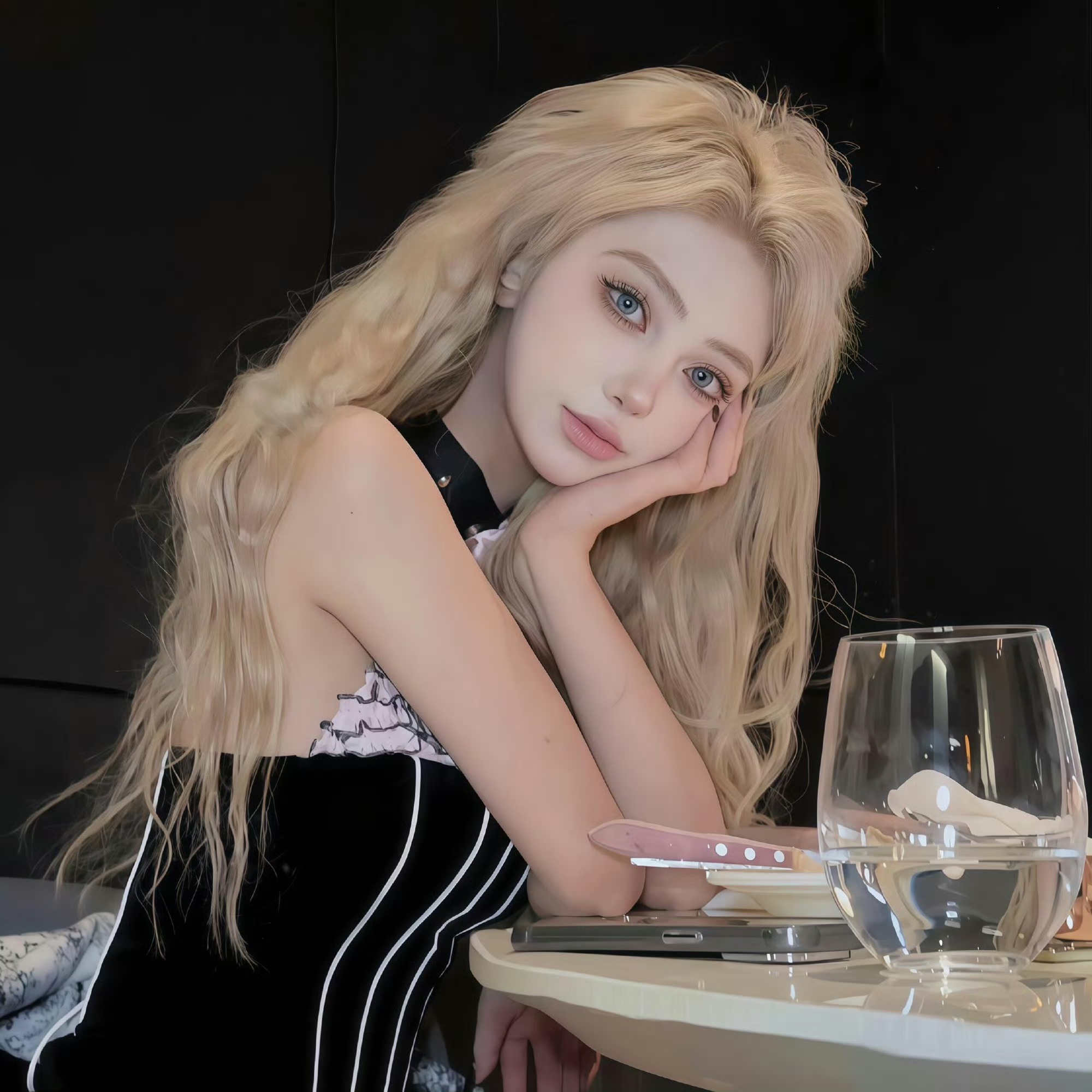 汕尾伴游女生晨露的资料